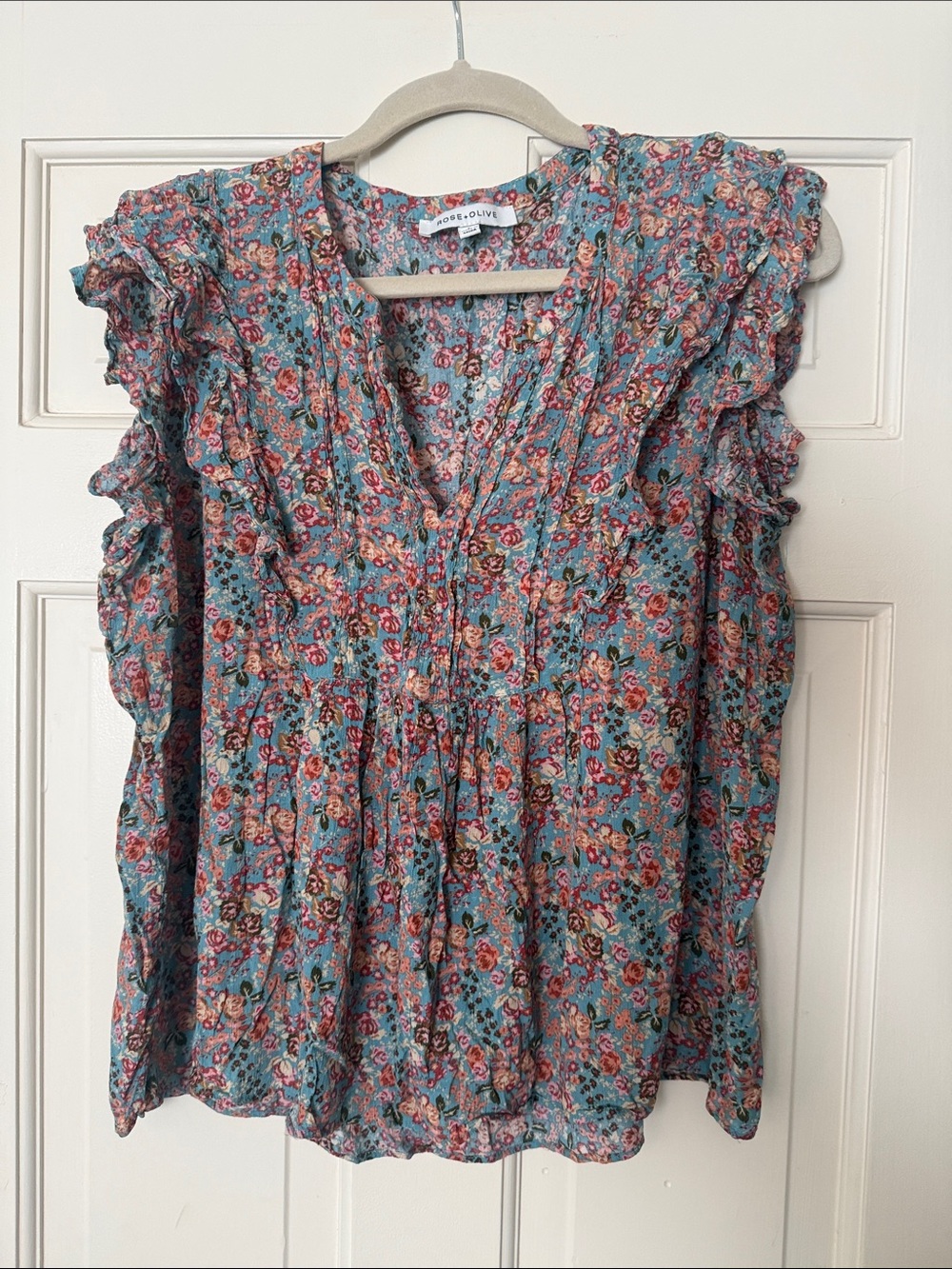 Rose & Olive Teal Floral V‑Neck Ruffle Sleeve Blouse